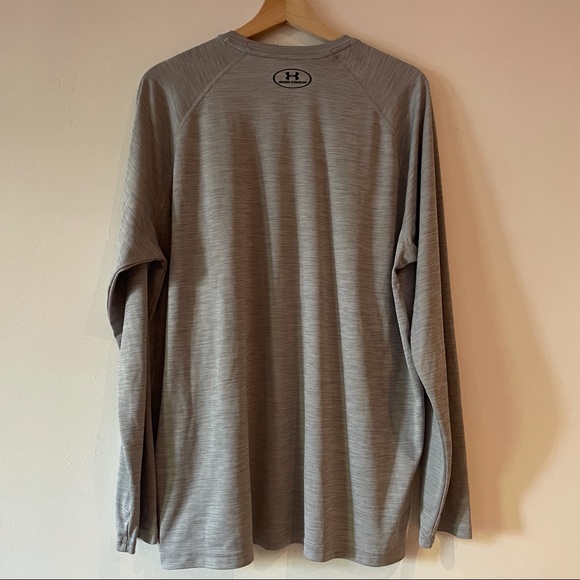 Underarmour - Grey Longsleeve Workout Top- Loose Heatgear - Men’s - Picture 5 of 5